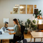 Optimiser son espace de travail à domicile pour une meilleure productivité optimiser-son-espace-de-travail-a-domicile